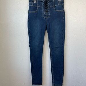NWOT Lace Up Stretch Fit Jeans Size 28